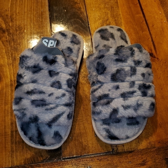 𝅺Grey animal print hard bottom slippers with sport mode  Size 40-41, Large 9-10 - Picture 6 of 11